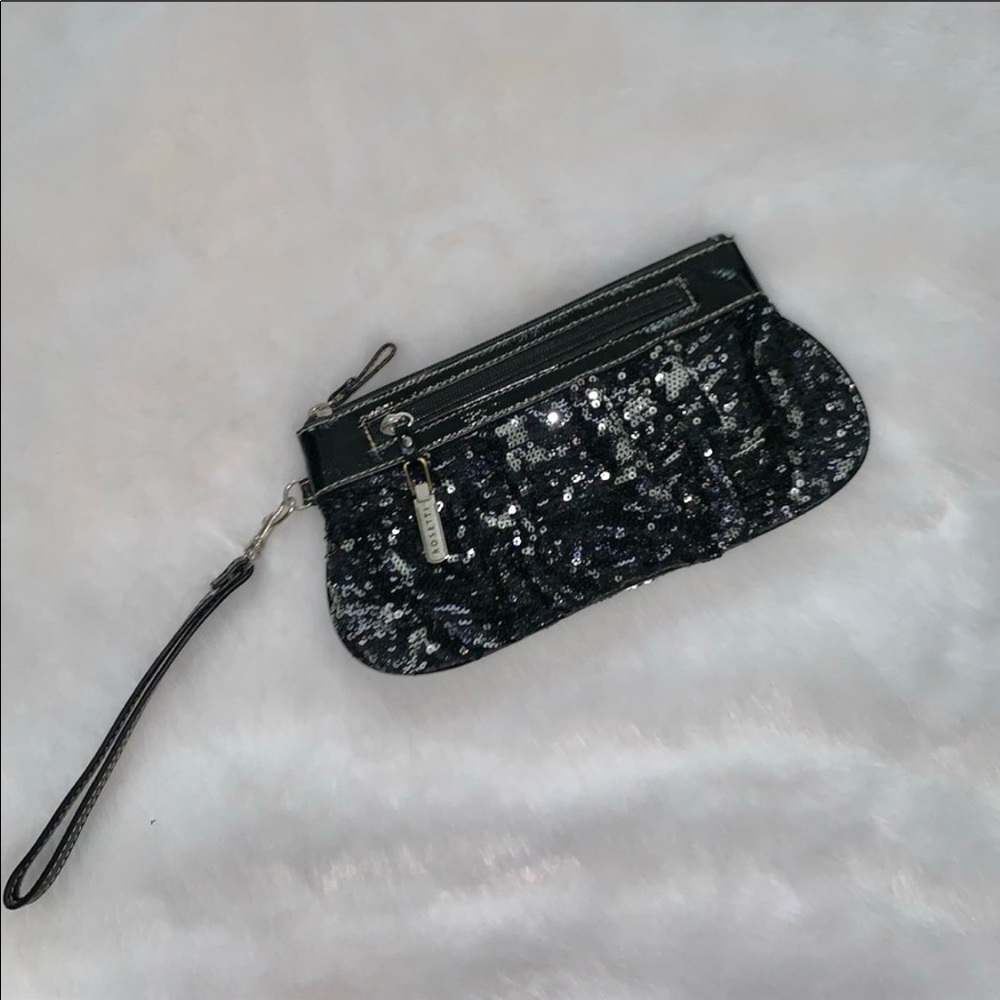💥 Black sequined clutch